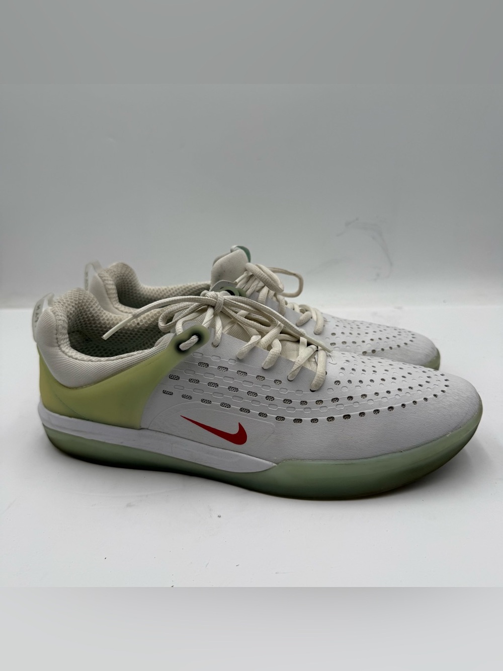 B52 Nike SB Zoom Nyjah 3 Skylight University Red White DV7896-400 Mens 12
